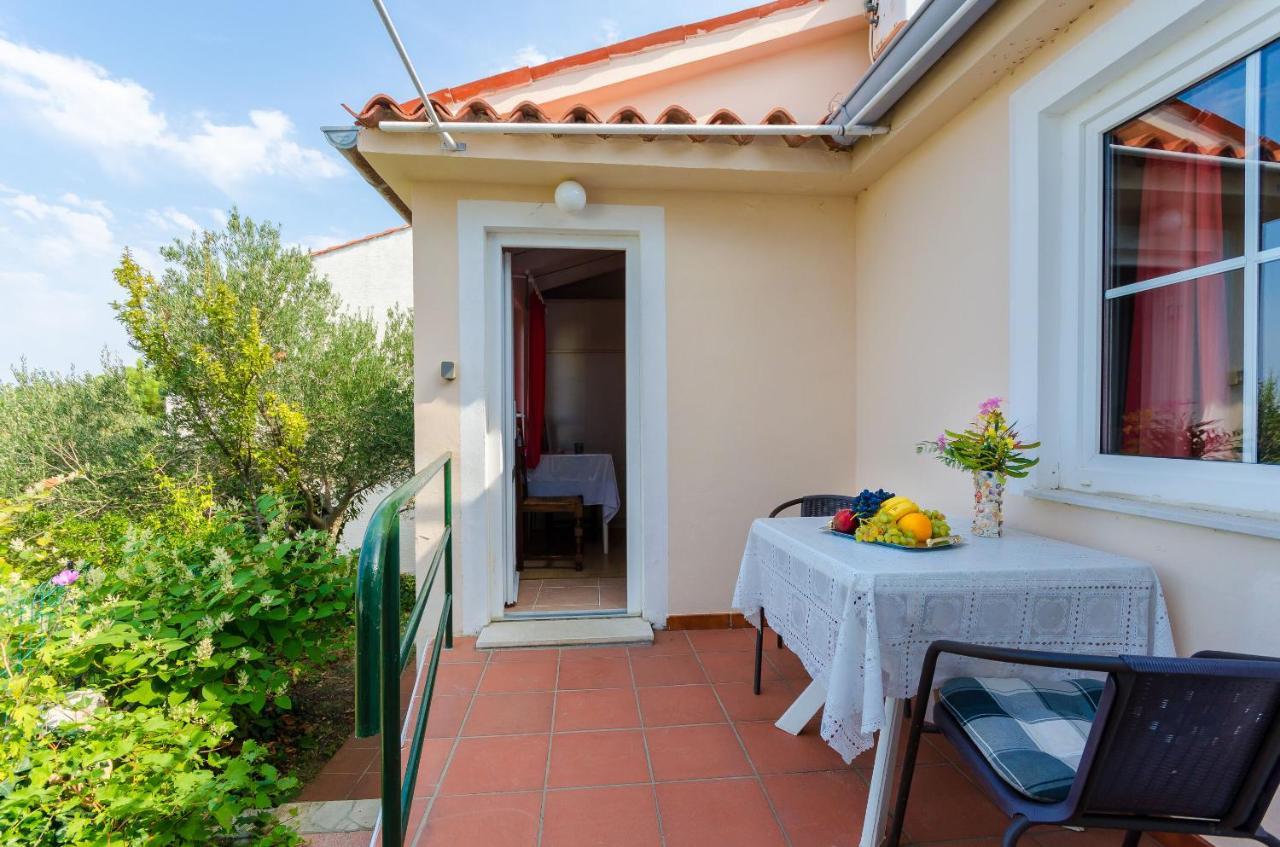 Apartments Sime Лопар Экстерьер фото