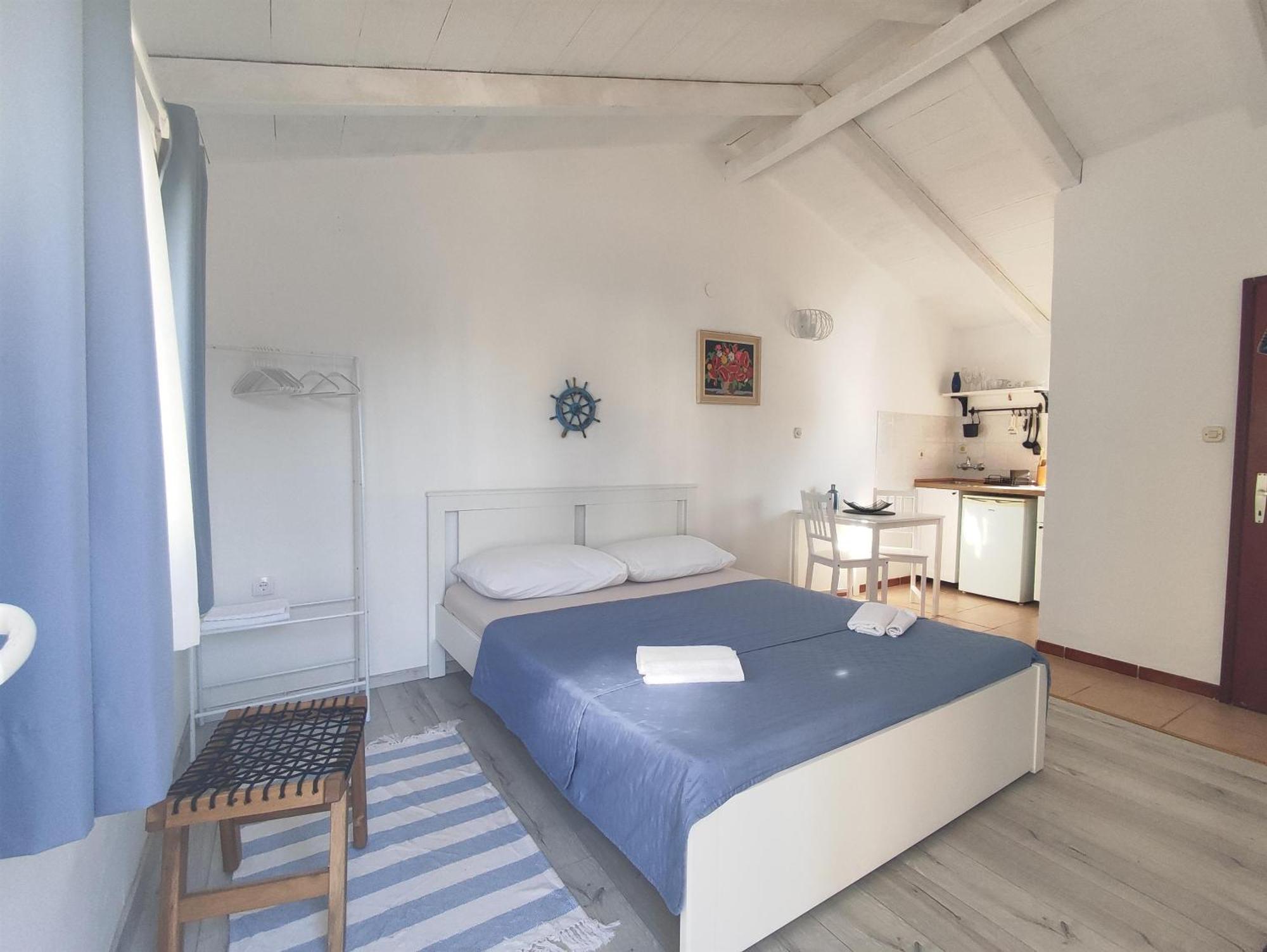 Apartments Sime Лопар Экстерьер фото